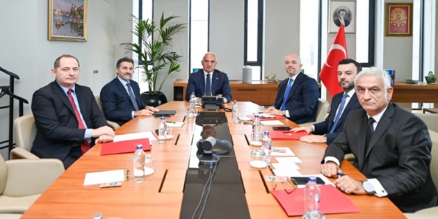 Bakan Ersoy ve THY Yönetimini Biraraya Geldi, Yeni Rotalar Konuşuldu